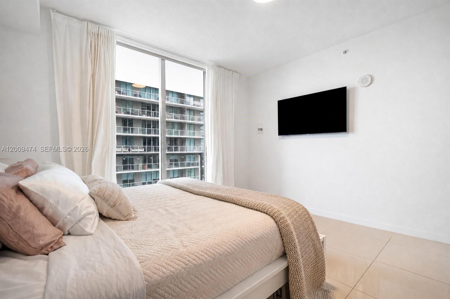 79 SW 12th St Unit: 2908-S