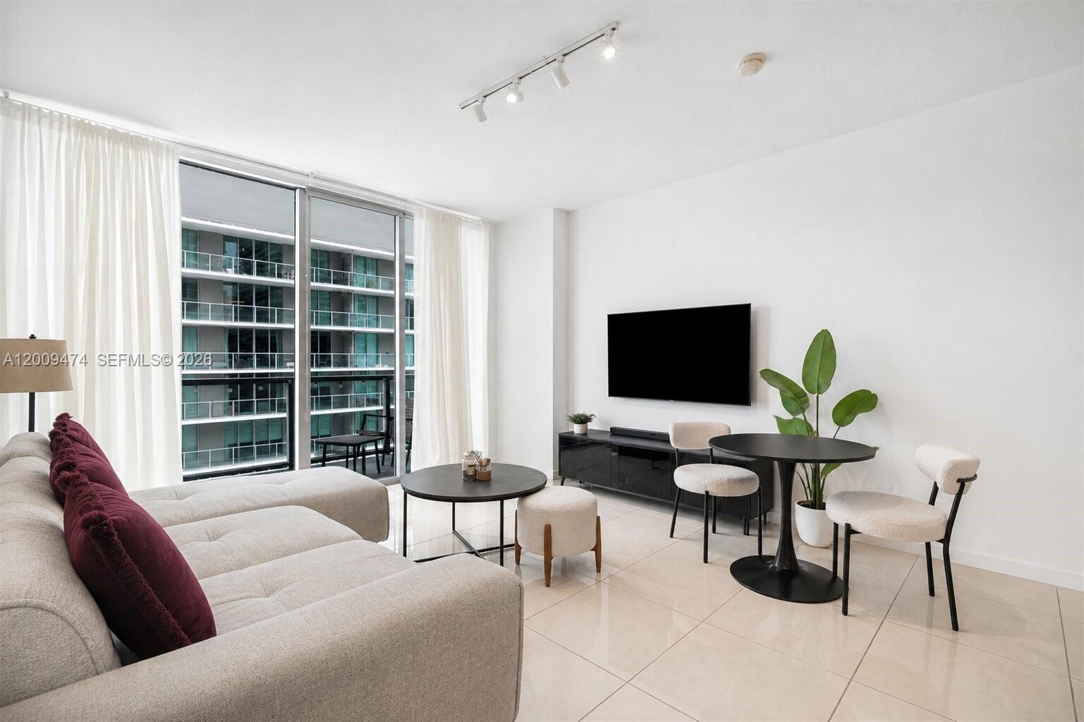 79 SW 12th St Unit: 2908-S