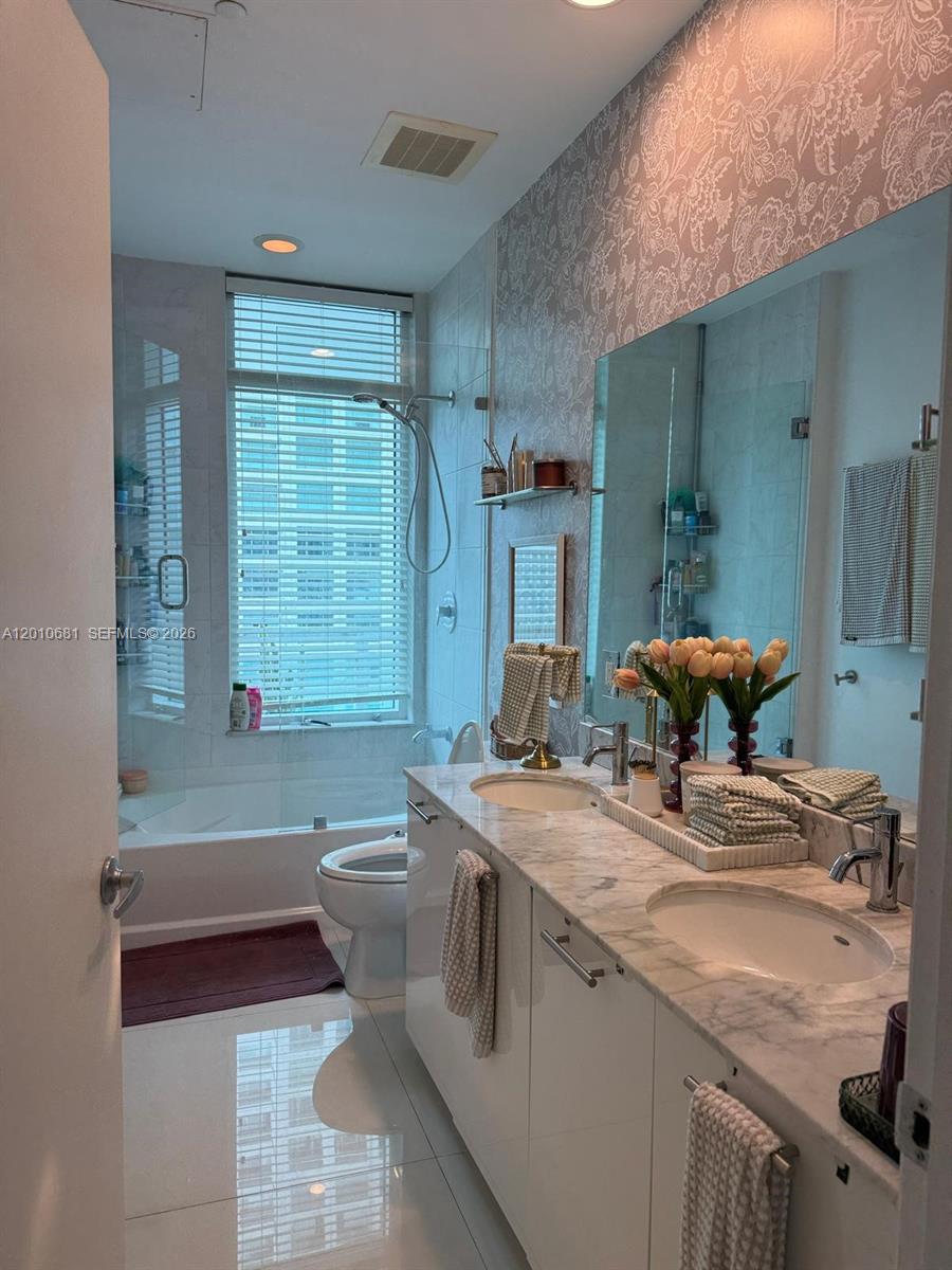 951 Brickell Ave # 1001