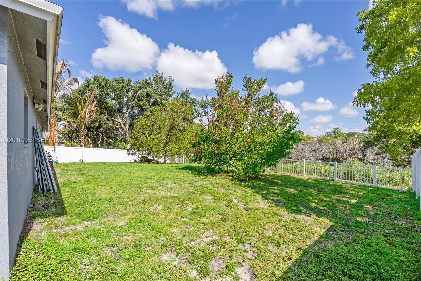 115 SW Glenwood Dr, Port St. Lucie