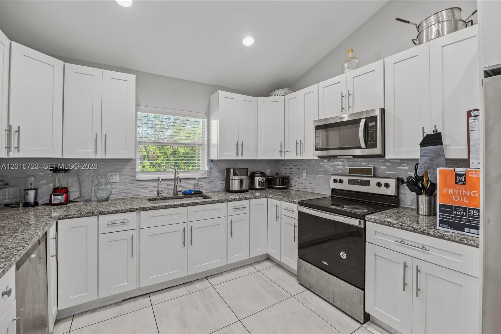 115 SW Glenwood Dr, Port St. Lucie
