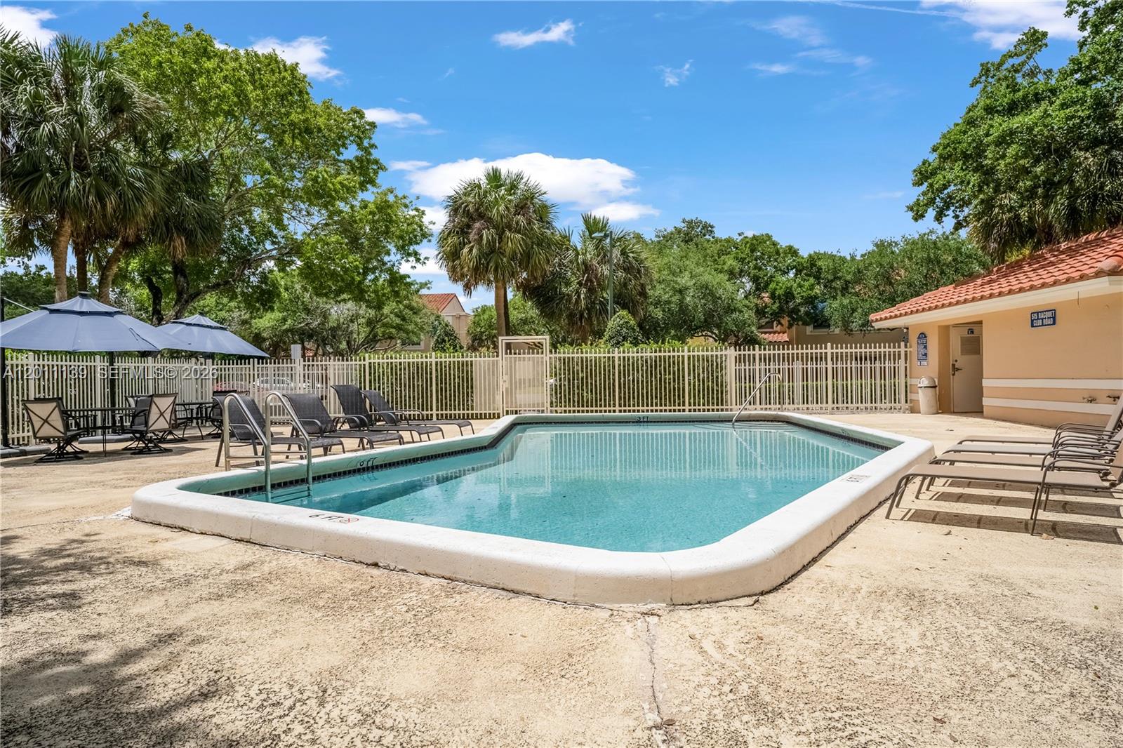 595 Racquet Club Rd # 19 Unit: 74-19
