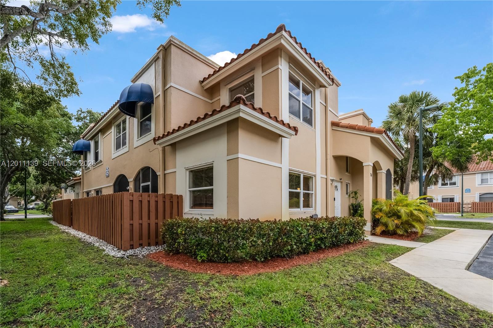595 Racquet Club Rd # 19 Unit: 74-19