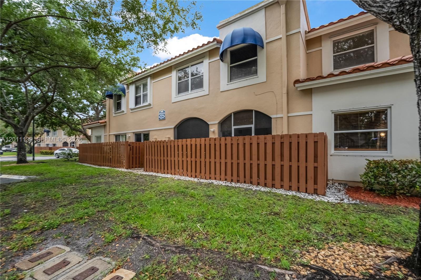 595 Racquet Club Rd # 19 Unit: 74-19