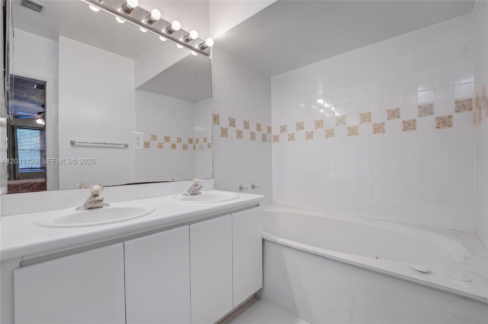 595 Racquet Club Rd # 19 Unit: 74-19