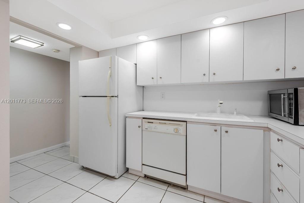 2101 Atlantic Shores Blvd # 412
