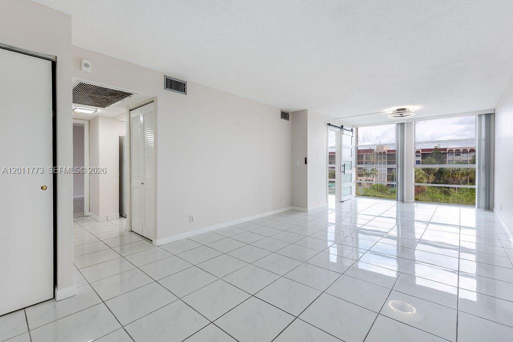 2101 Atlantic Shores Blvd # 412
