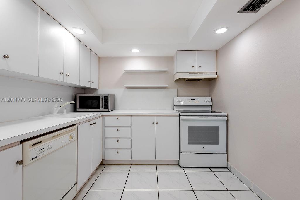 2101 Atlantic Shores Blvd # 412