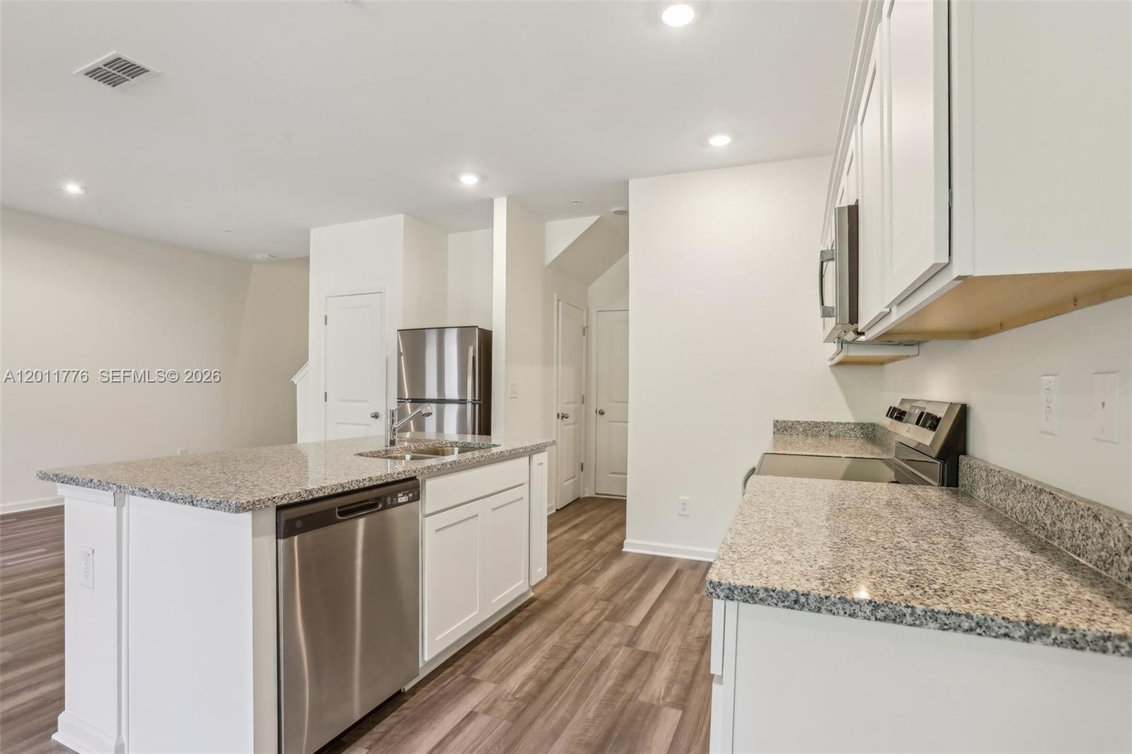 2571 GREY HAWK DR Unit: ,