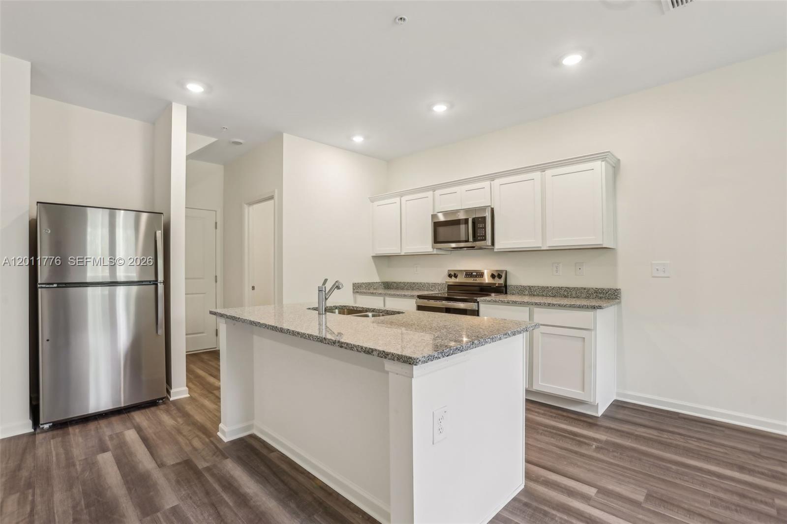 2571 GREY HAWK DR Unit: ,