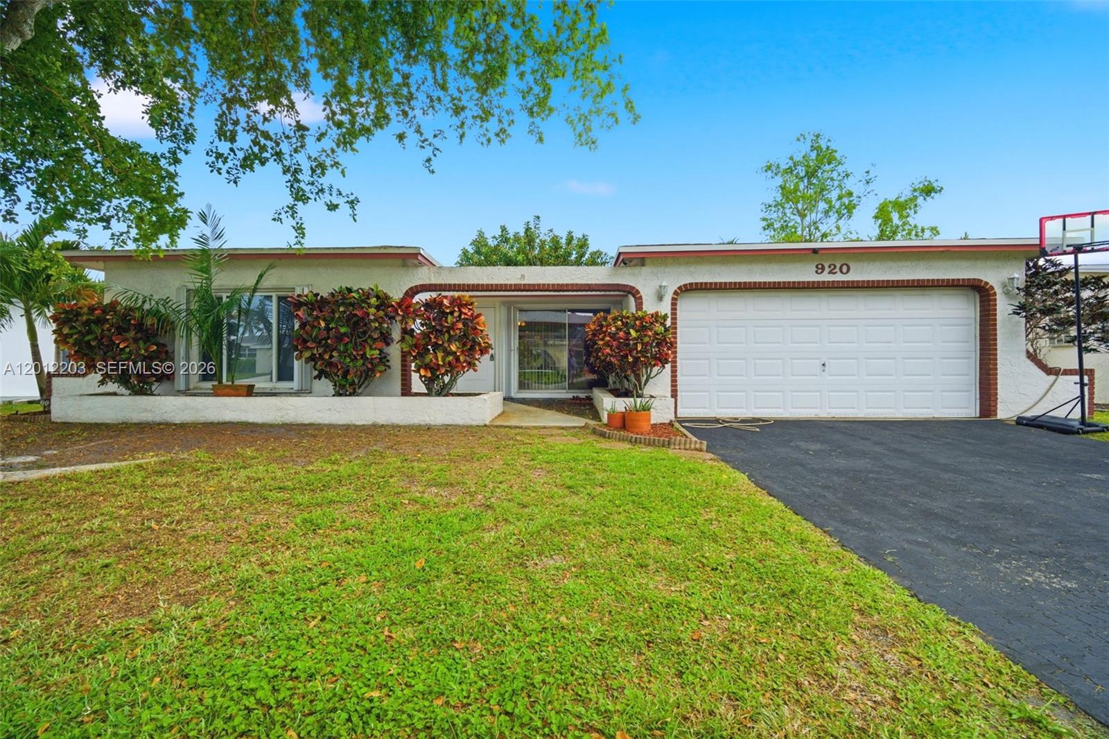 920 NW 92nd Ave