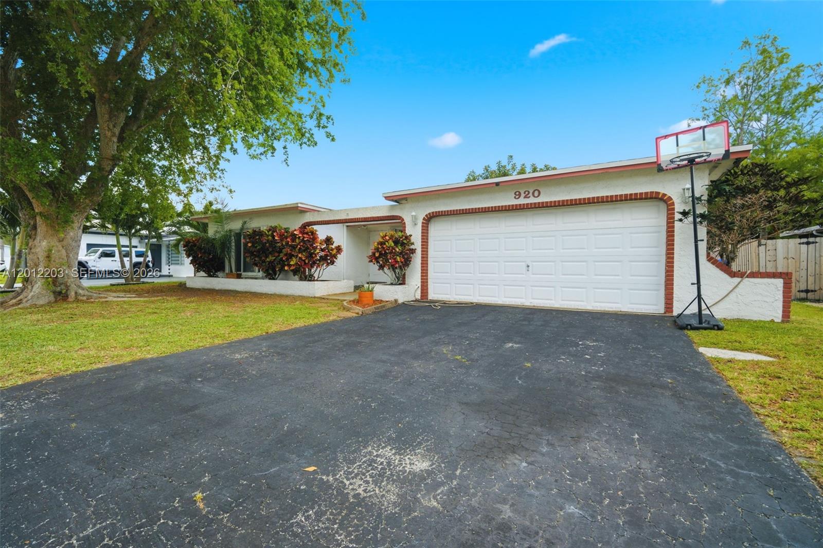 920 NW 92nd Ave