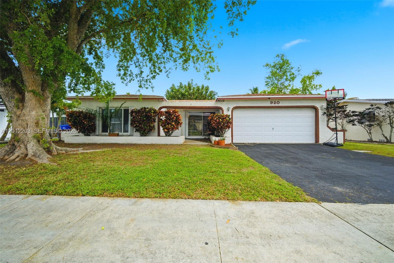 920 NW 92nd Ave