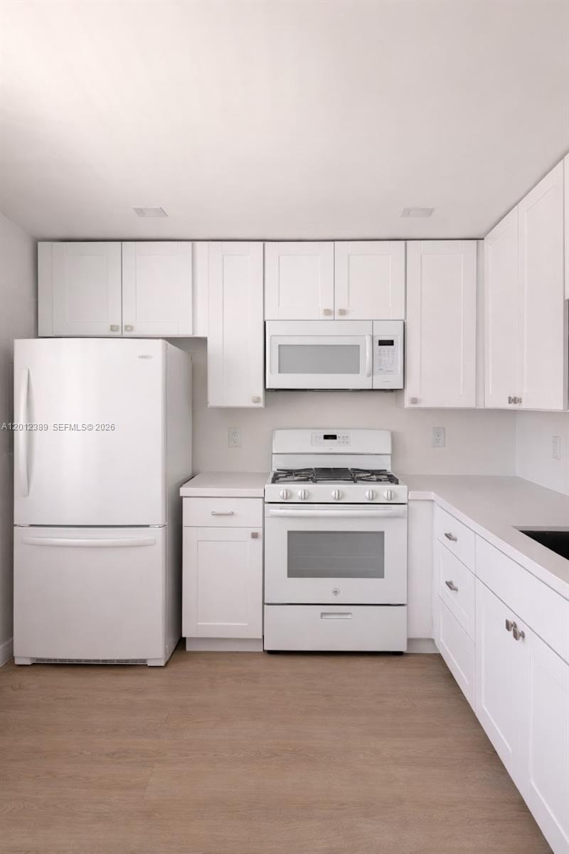 218 NE 12th Ave # 302