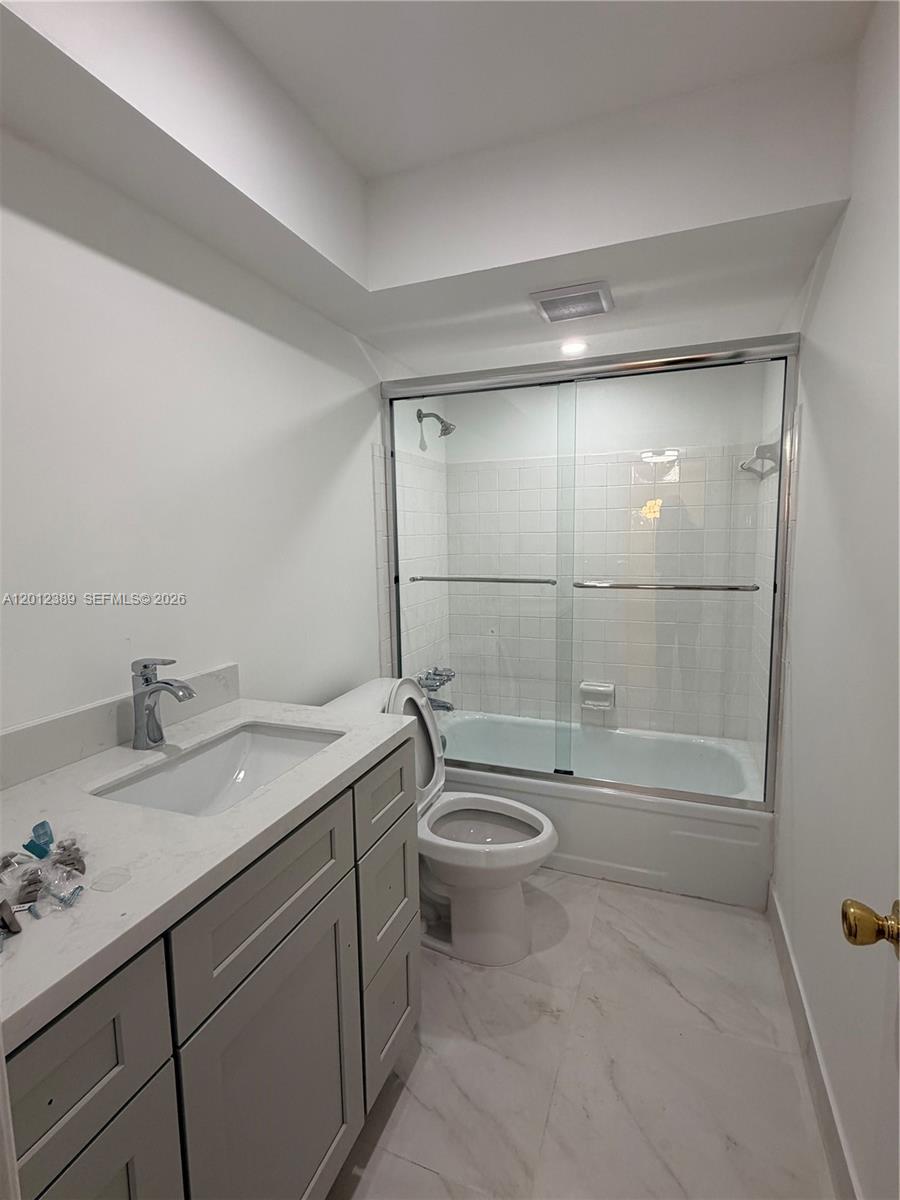 218 NE 12th Ave # 302