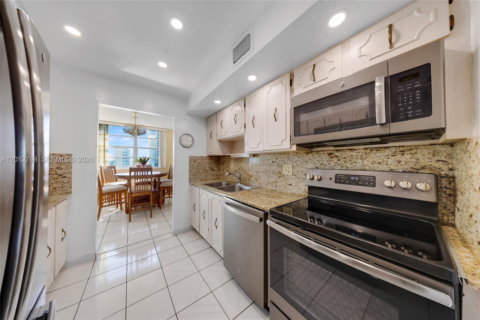3113 S Ocean Dr # 506