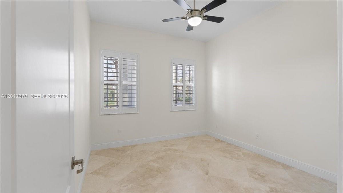 8610 Lakeside Bnd