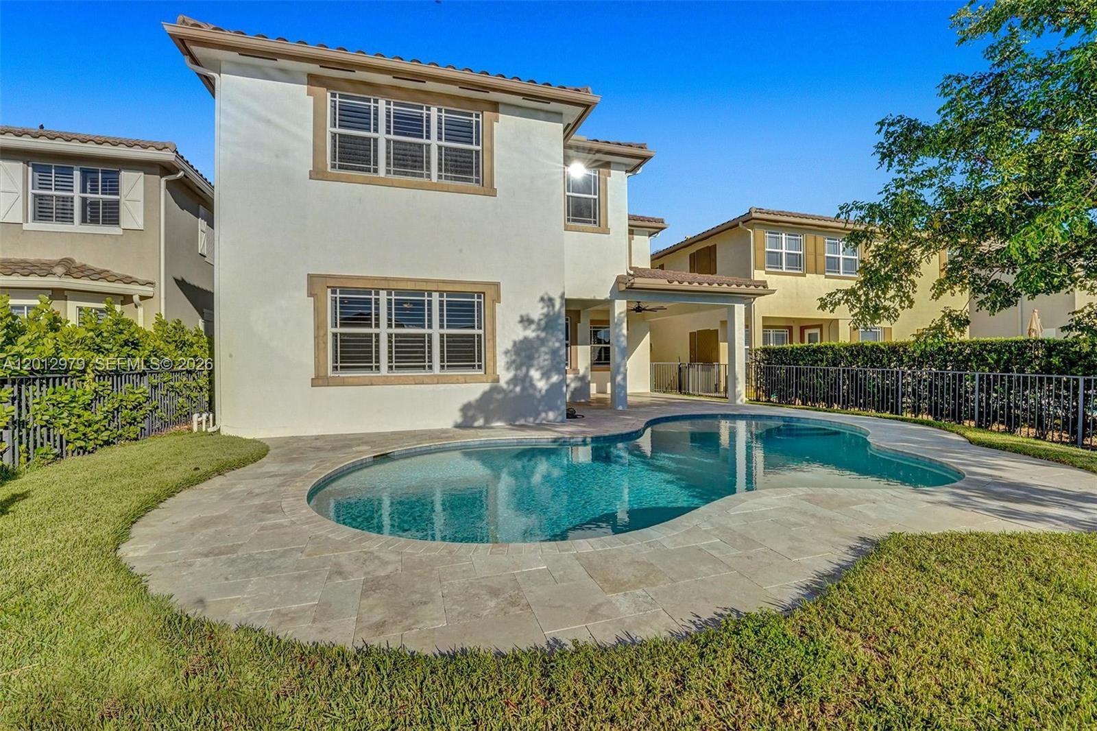 8610 Lakeside Bnd