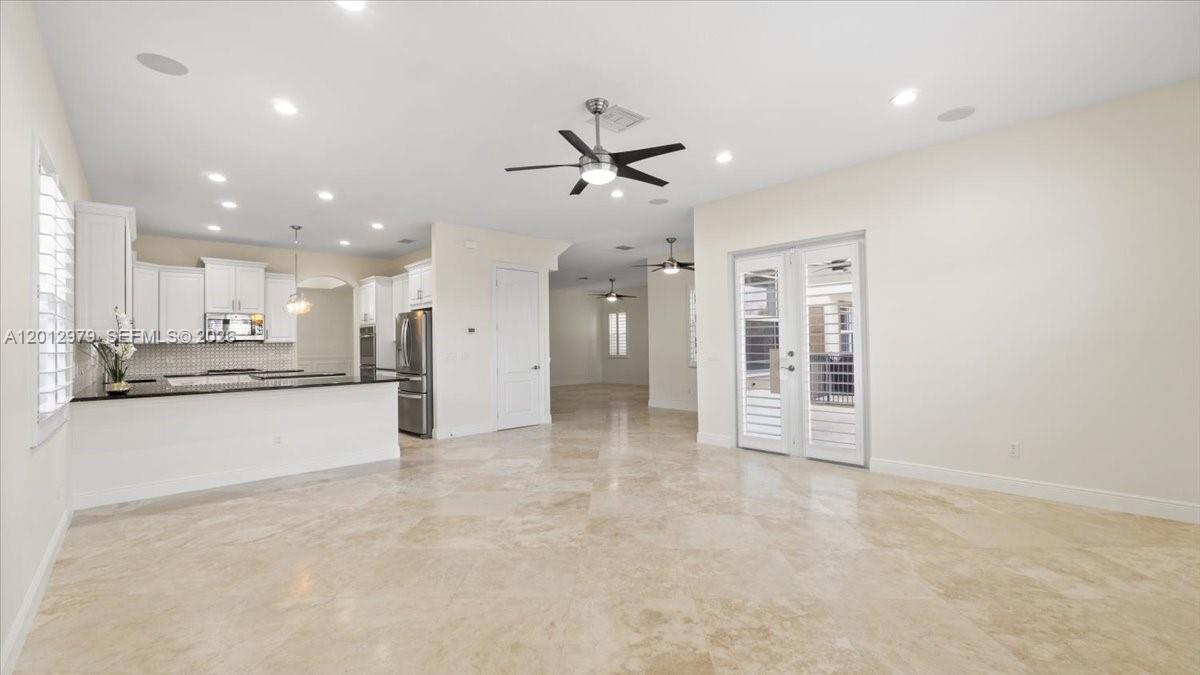 8610 Lakeside Bnd