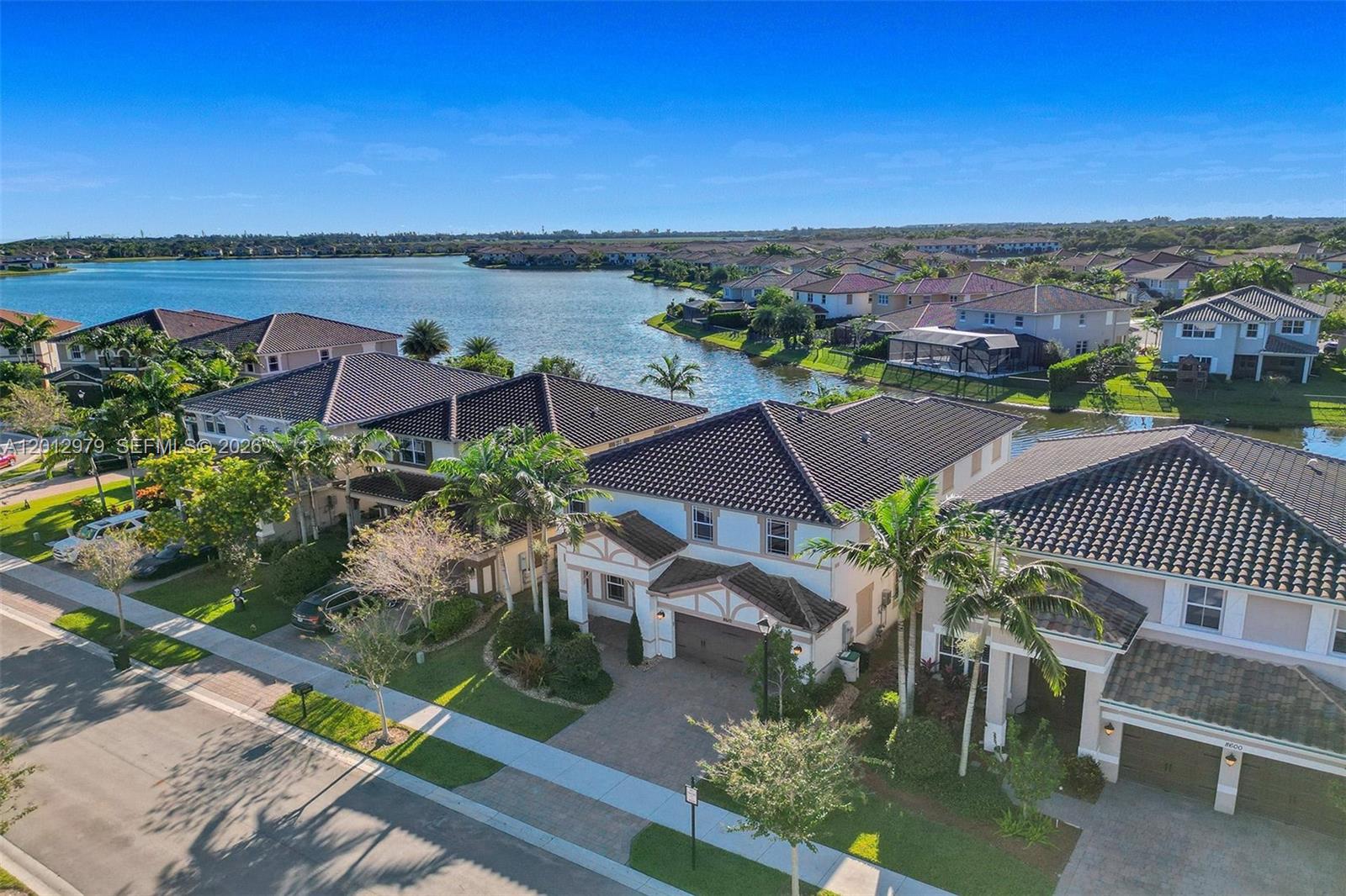 8610 Lakeside Bnd