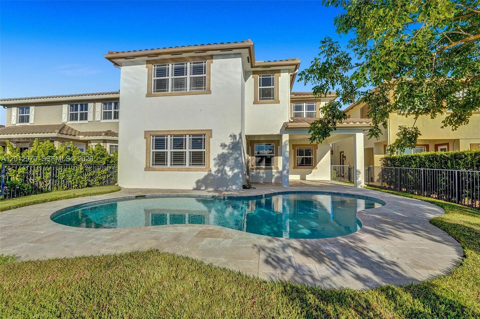 8610 Lakeside Bnd
