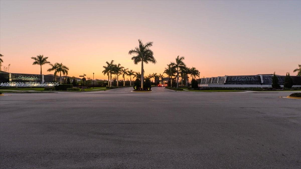 8610 Lakeside Bnd