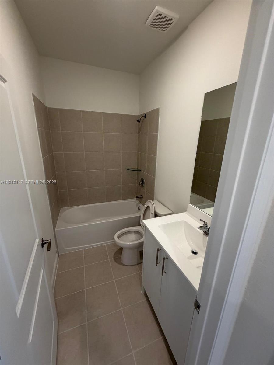 2643 SE 27 ST # 2643