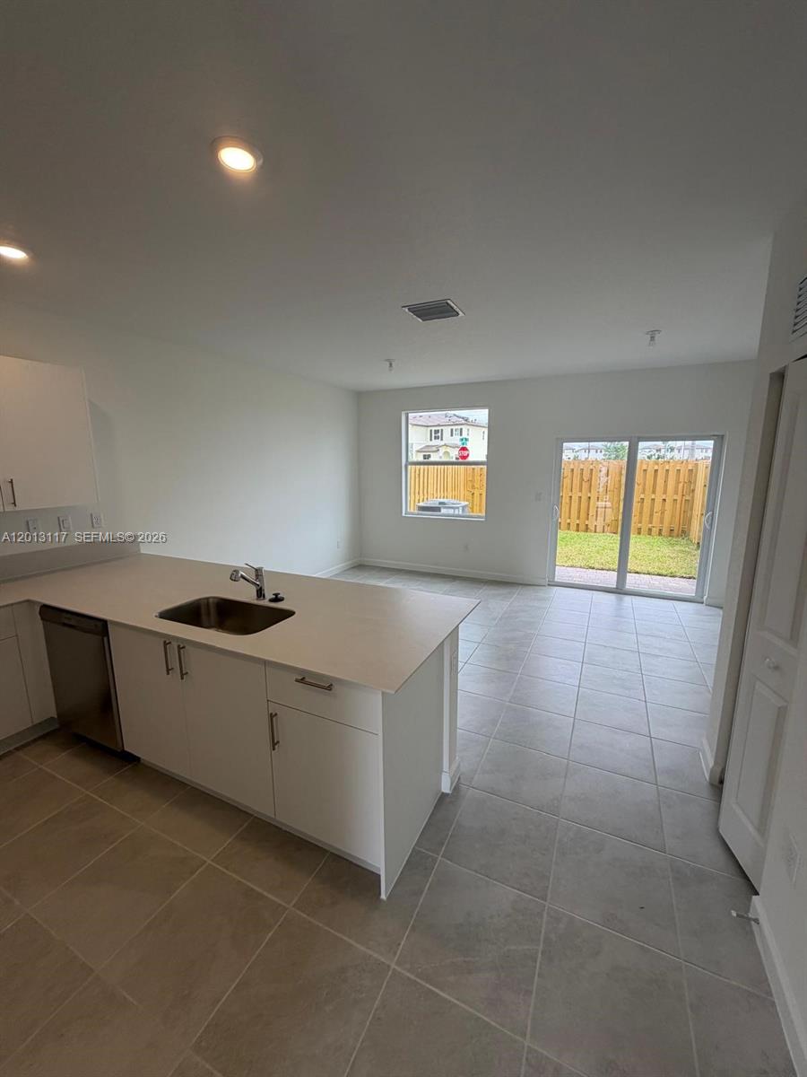 2643 SE 27 ST # 2643