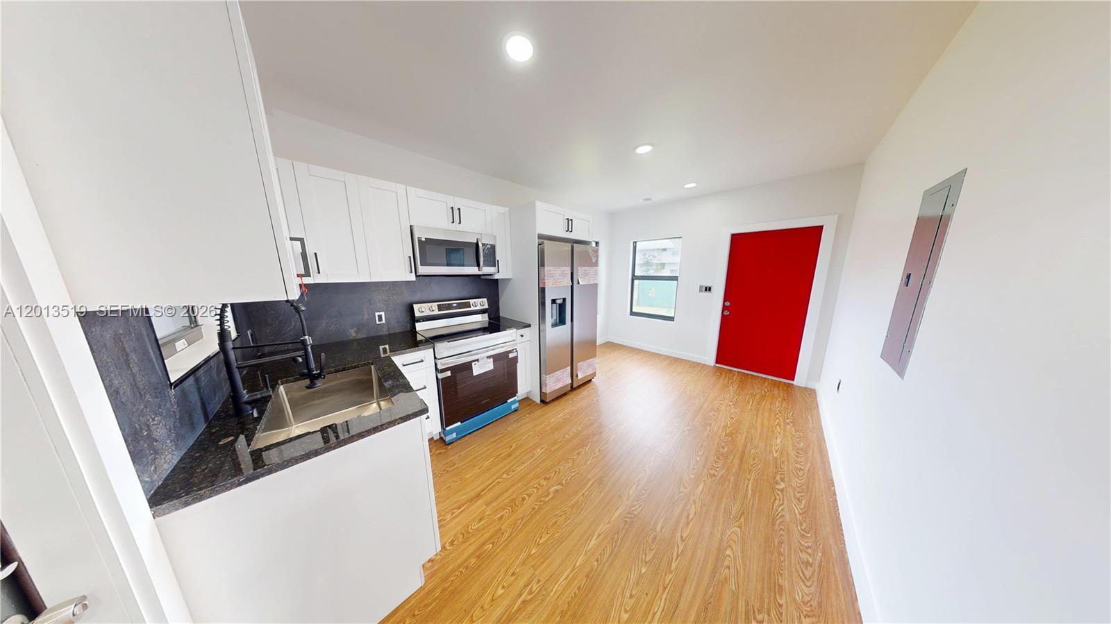 516 NW 2nd Ave # 2