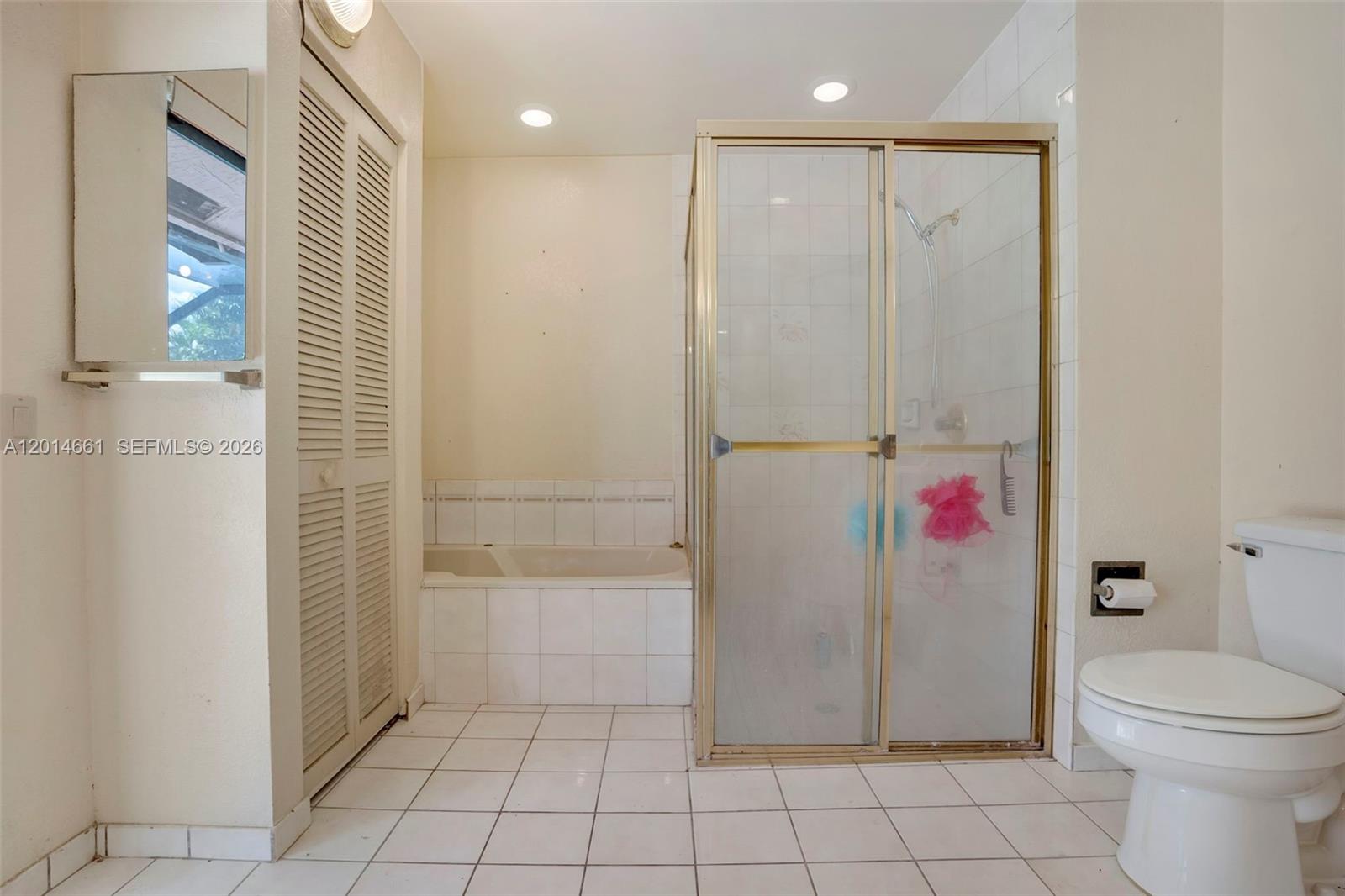 7451 NW 40th St