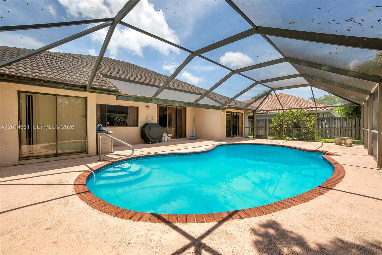 7451 NW 40th St