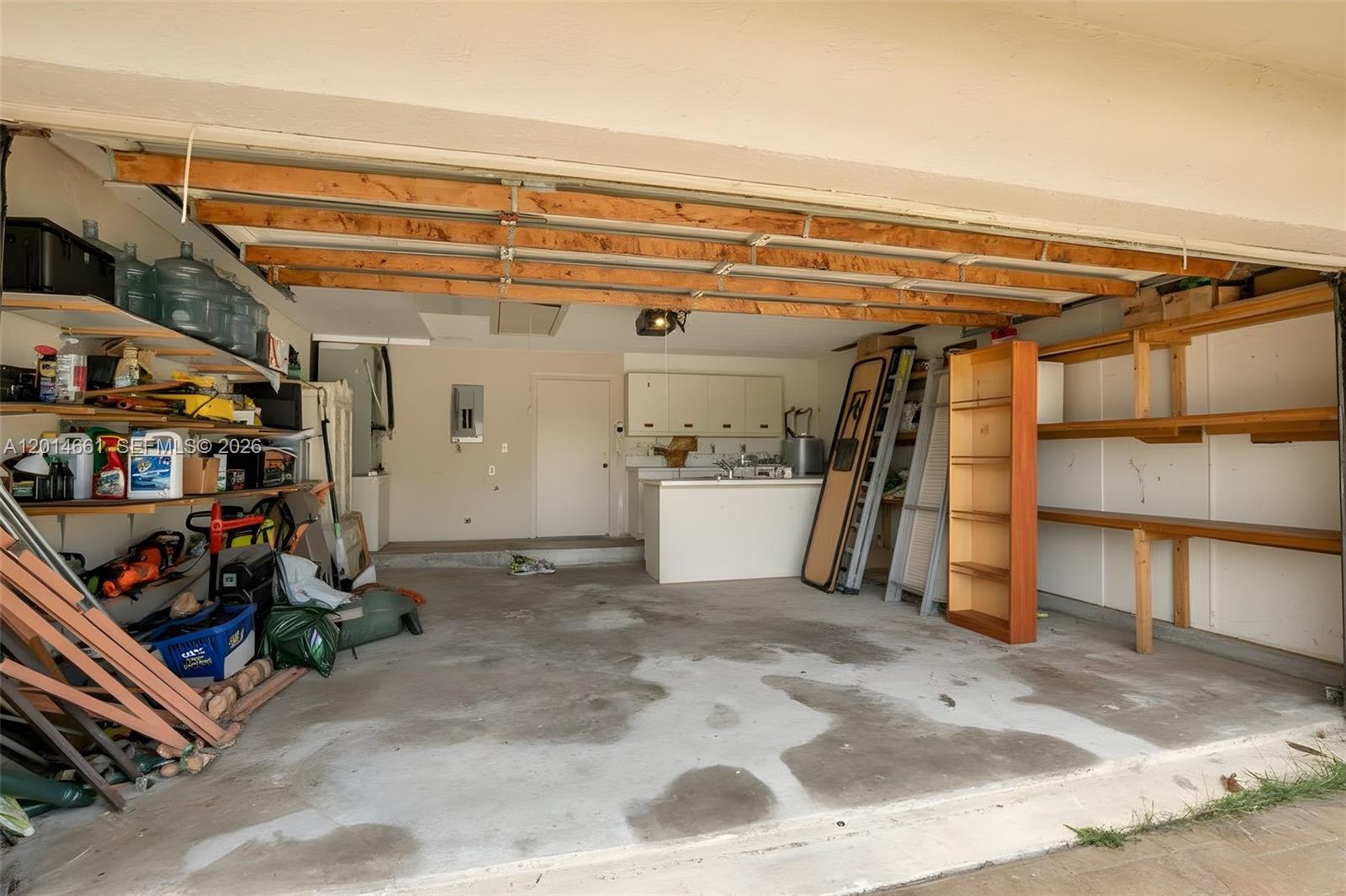 7451 NW 40th St
