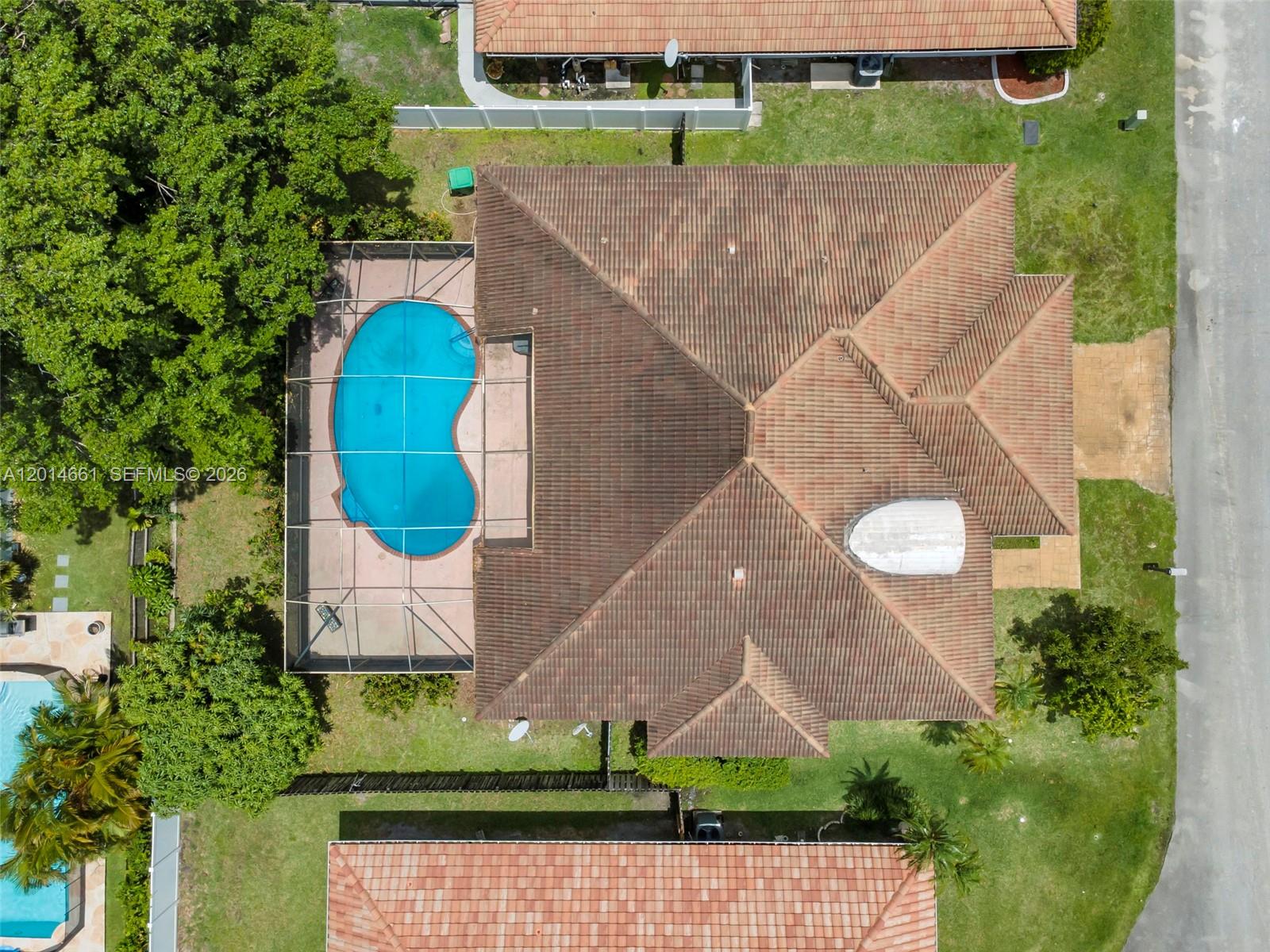 7451 NW 40th St
