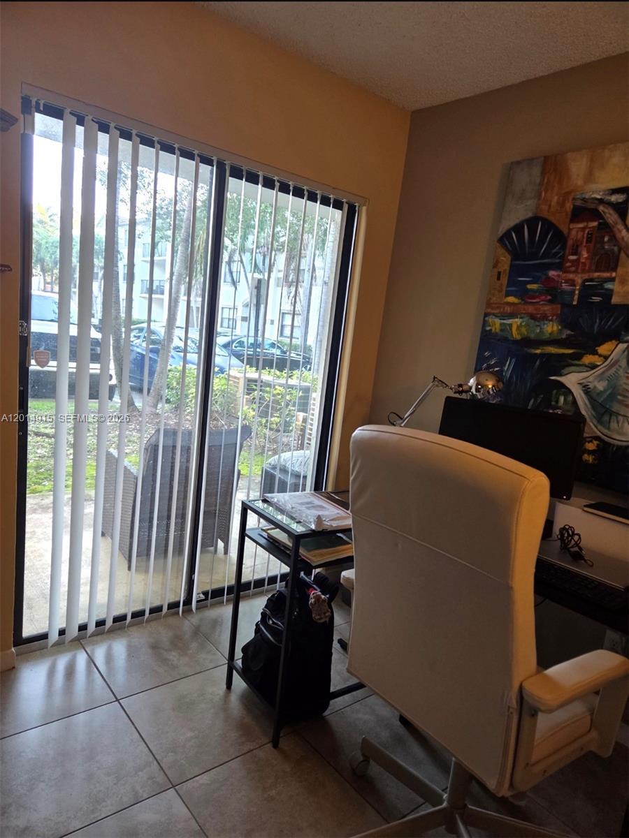 520 S Park Rd # 12 Unit: 16-12