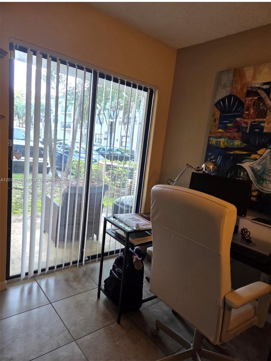 520 S Park Rd # 12 Unit: 16-12
