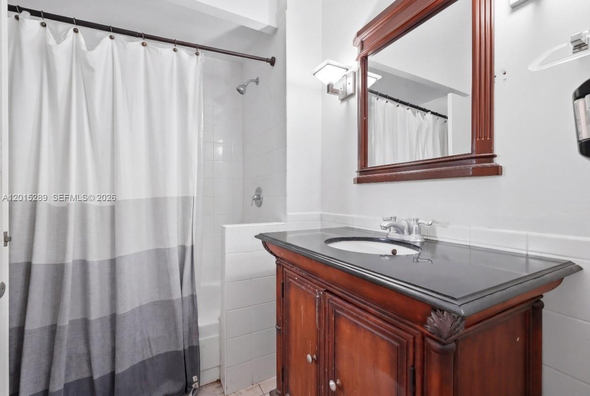 2426 SE 17th Cswy # 303A