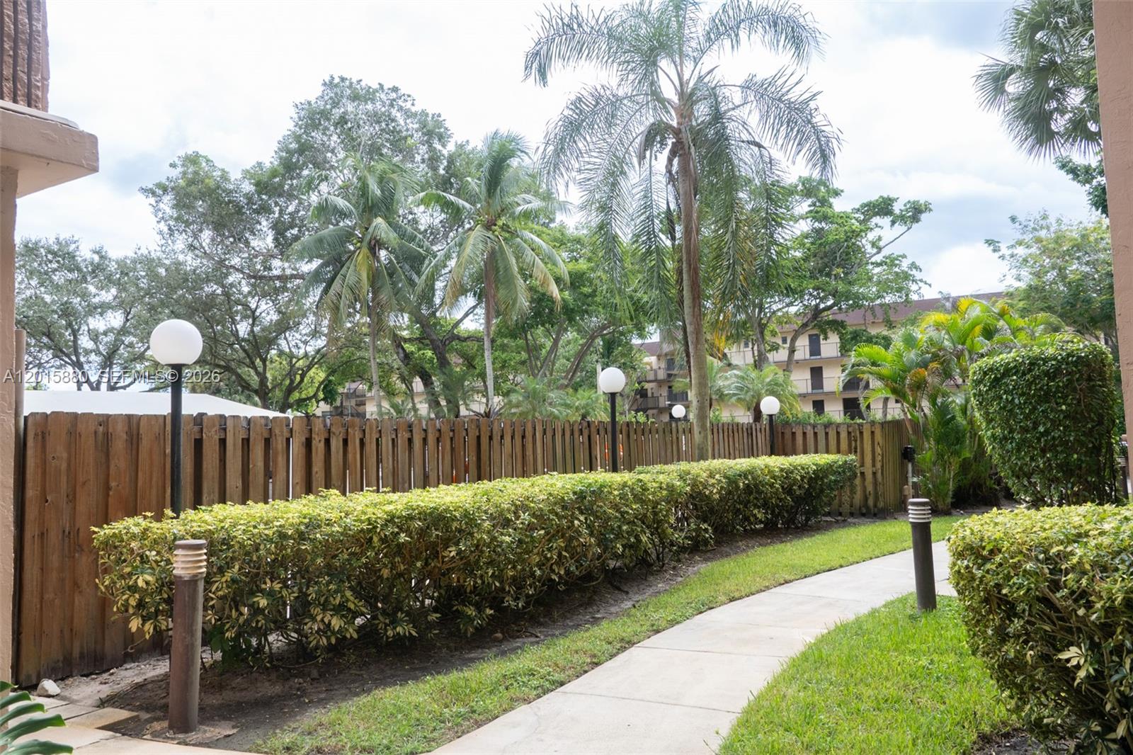 6800 Cypress Rd # 415