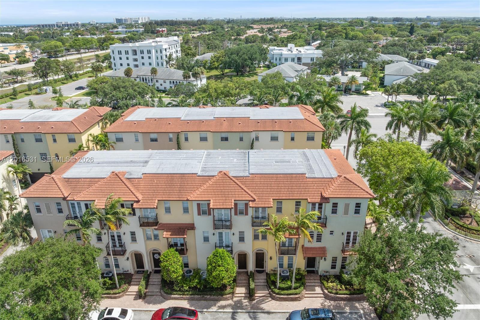 61 Via Floresta Dr