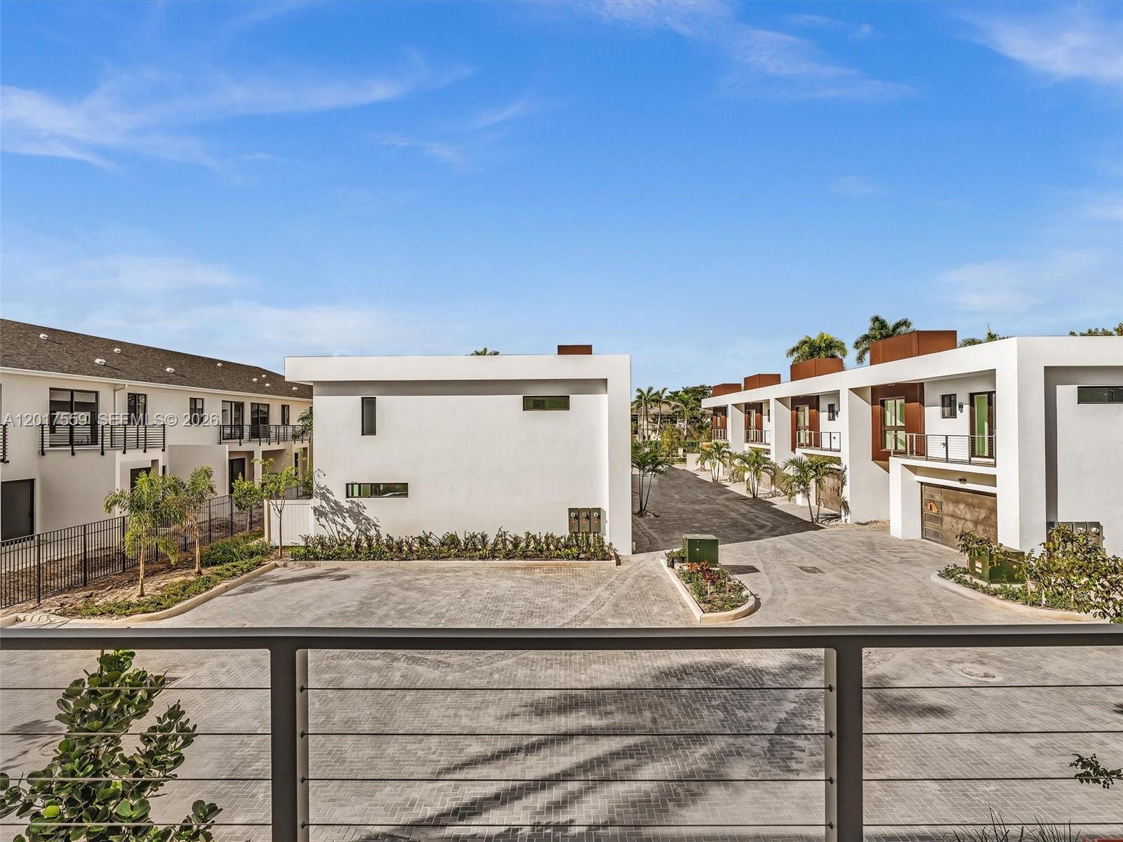 4640 SW 32nd Ave # D1