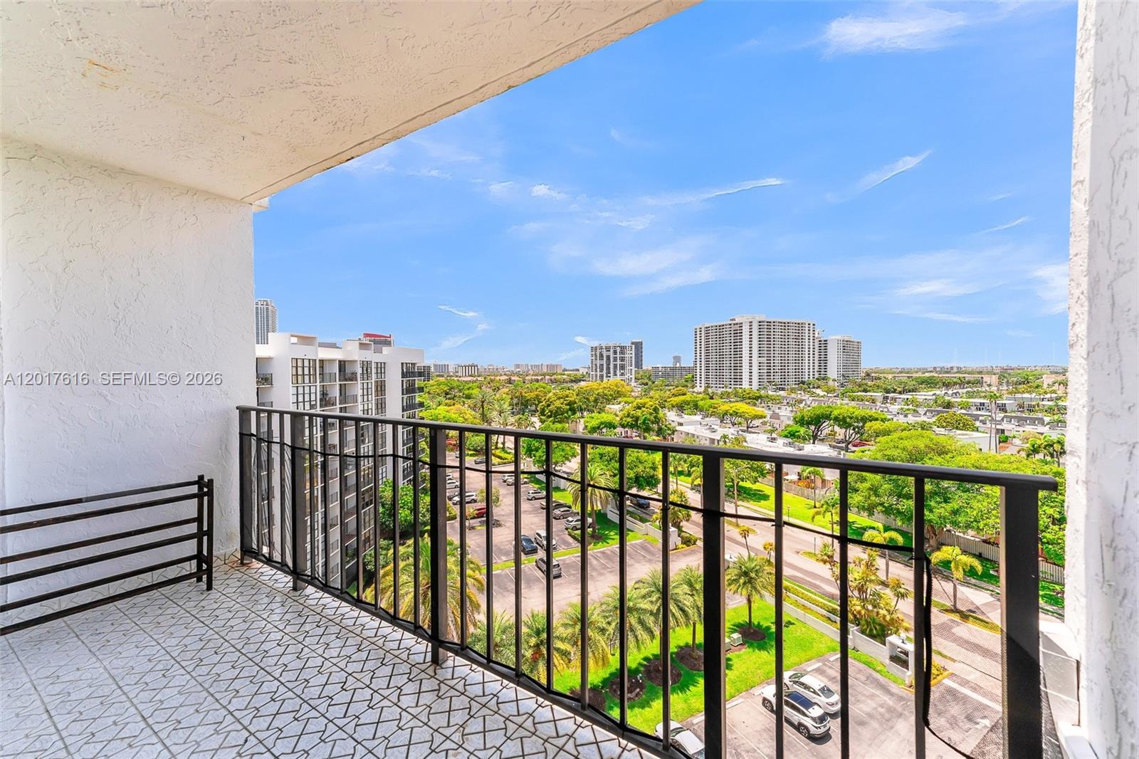 800 Parkview Dr # 1007
