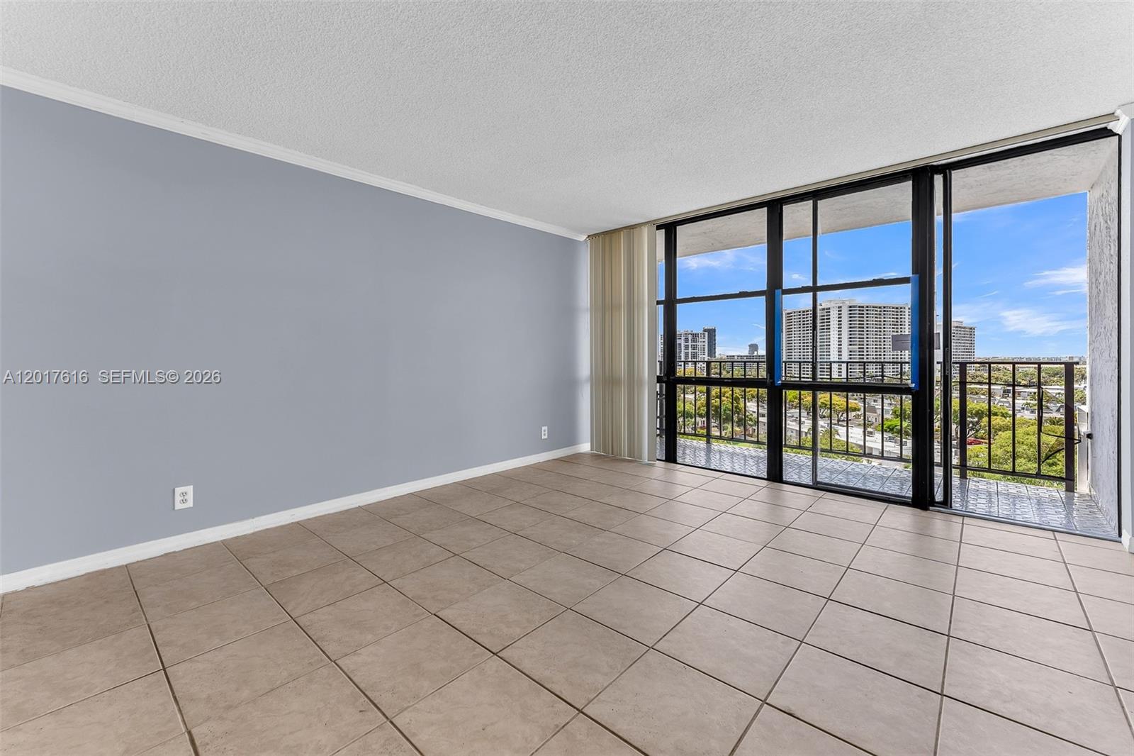 800 Parkview Dr # 1007