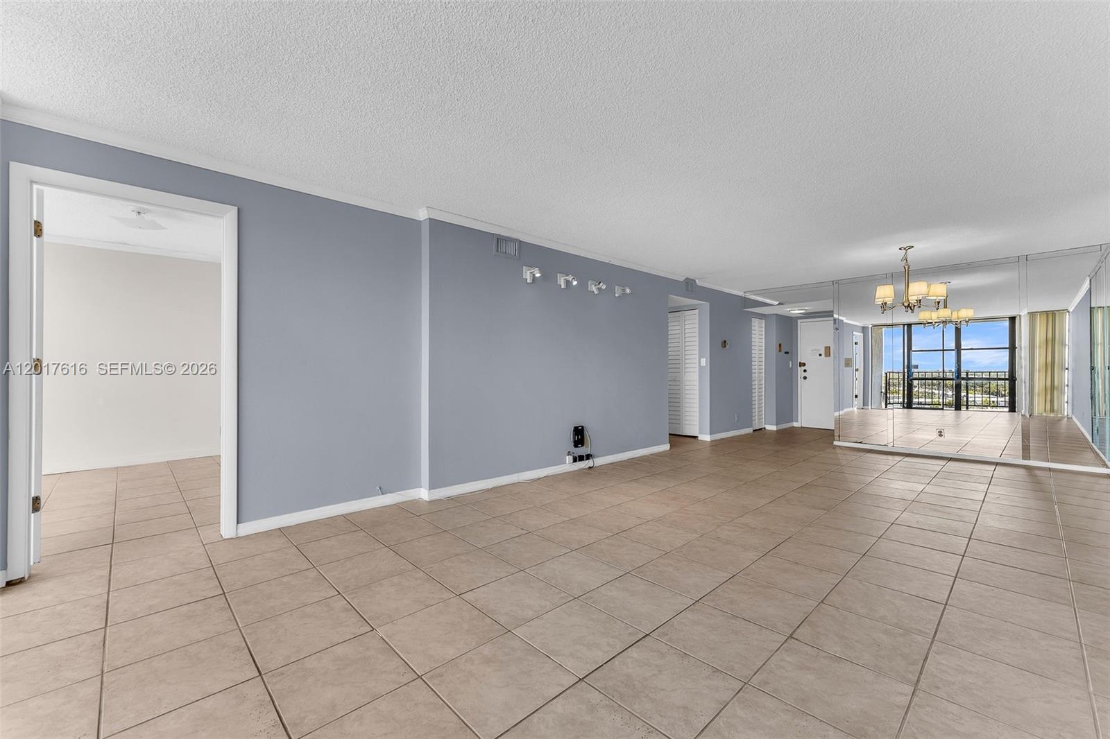 800 Parkview Dr # 1007