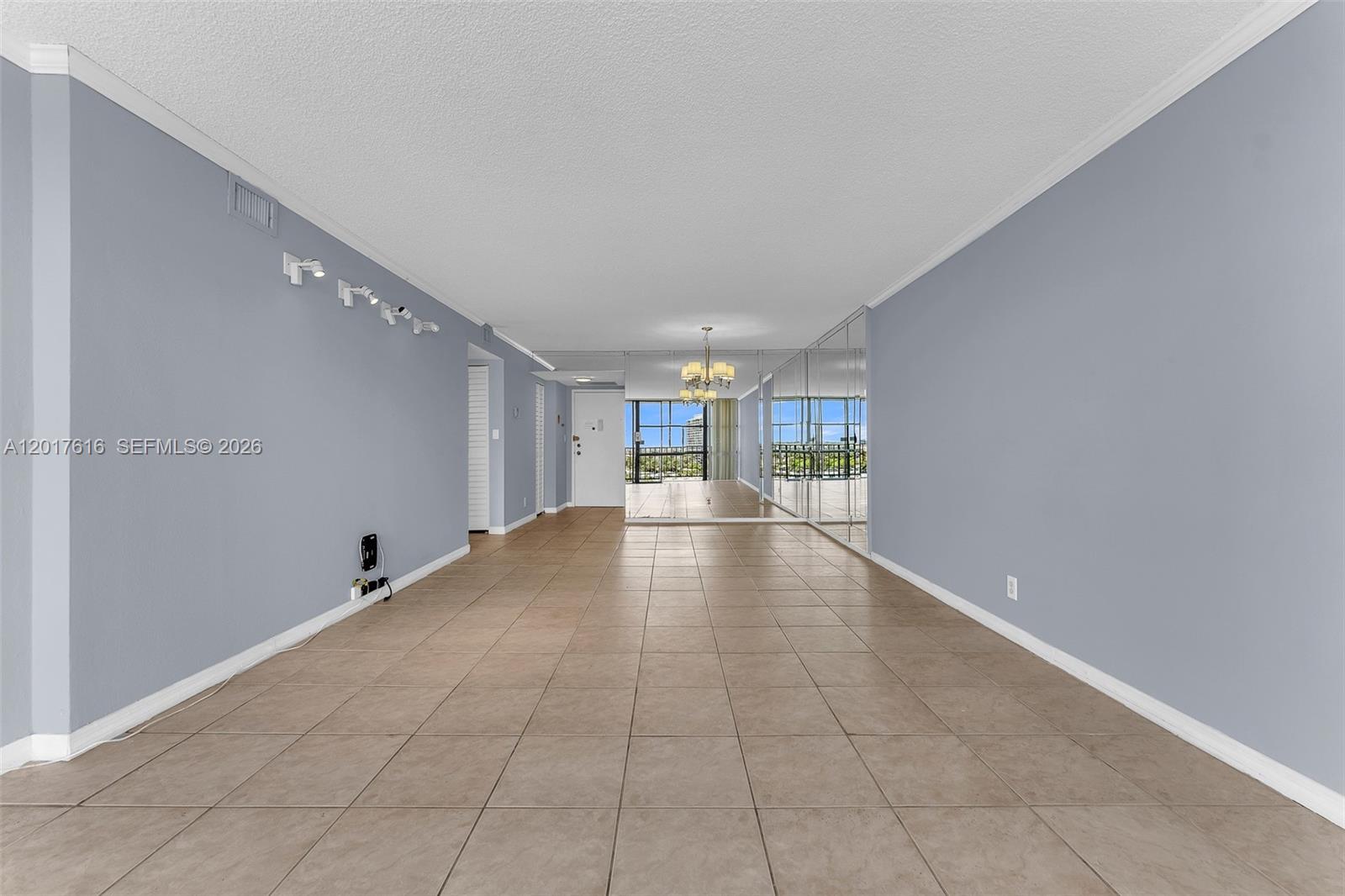 800 Parkview Dr # 1007