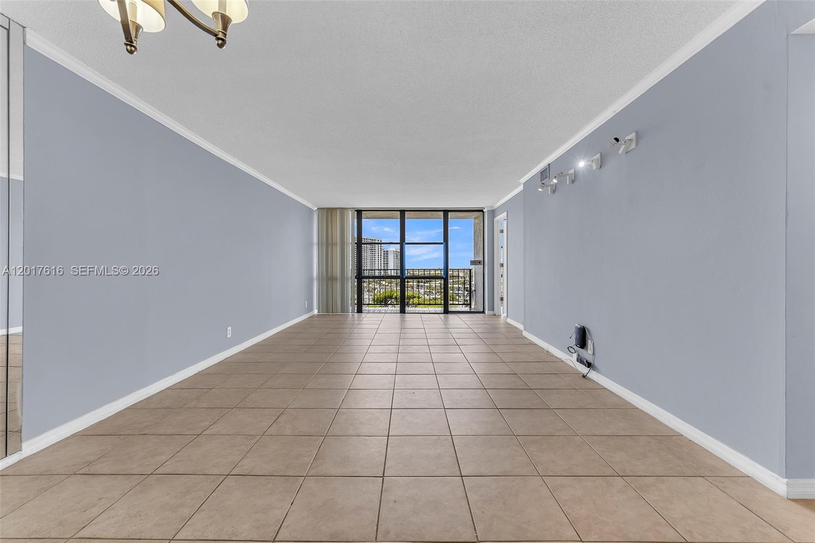 800 Parkview Dr # 1007