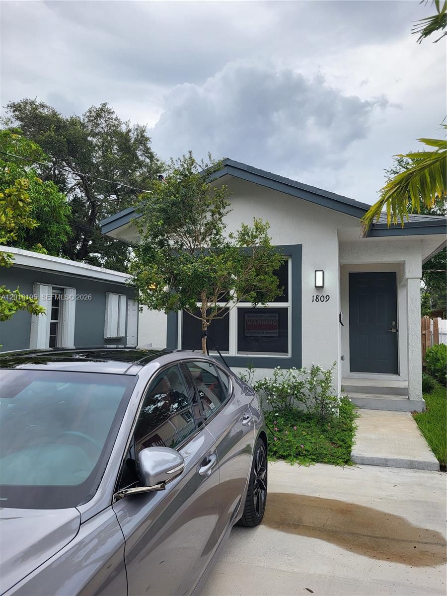 1809 NW 8th Pl