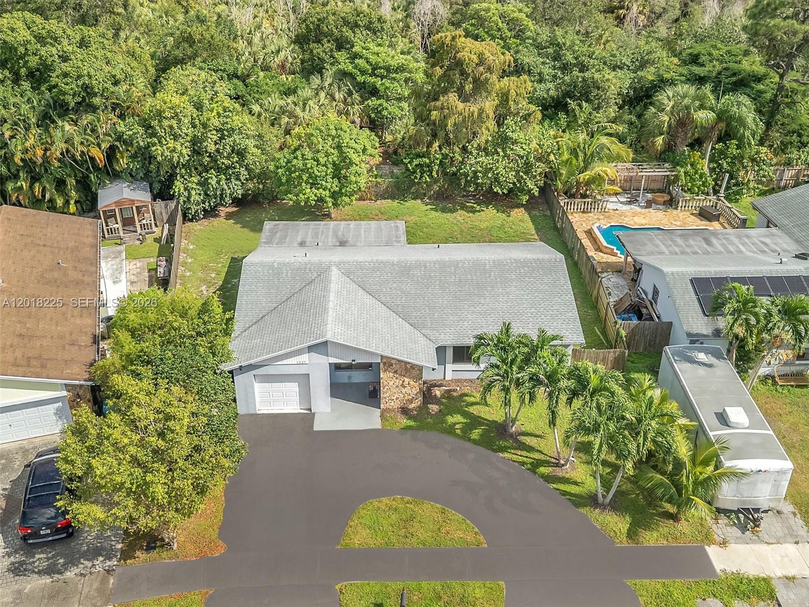 1027 SW 49th Ter