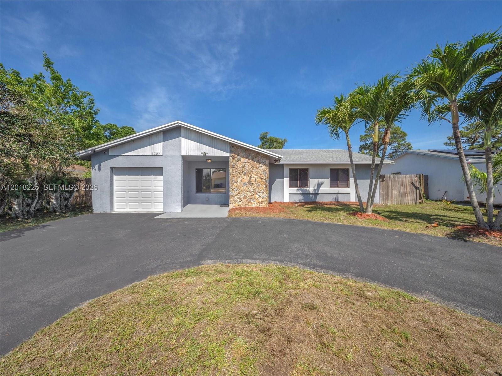 1027 SW 49th Ter