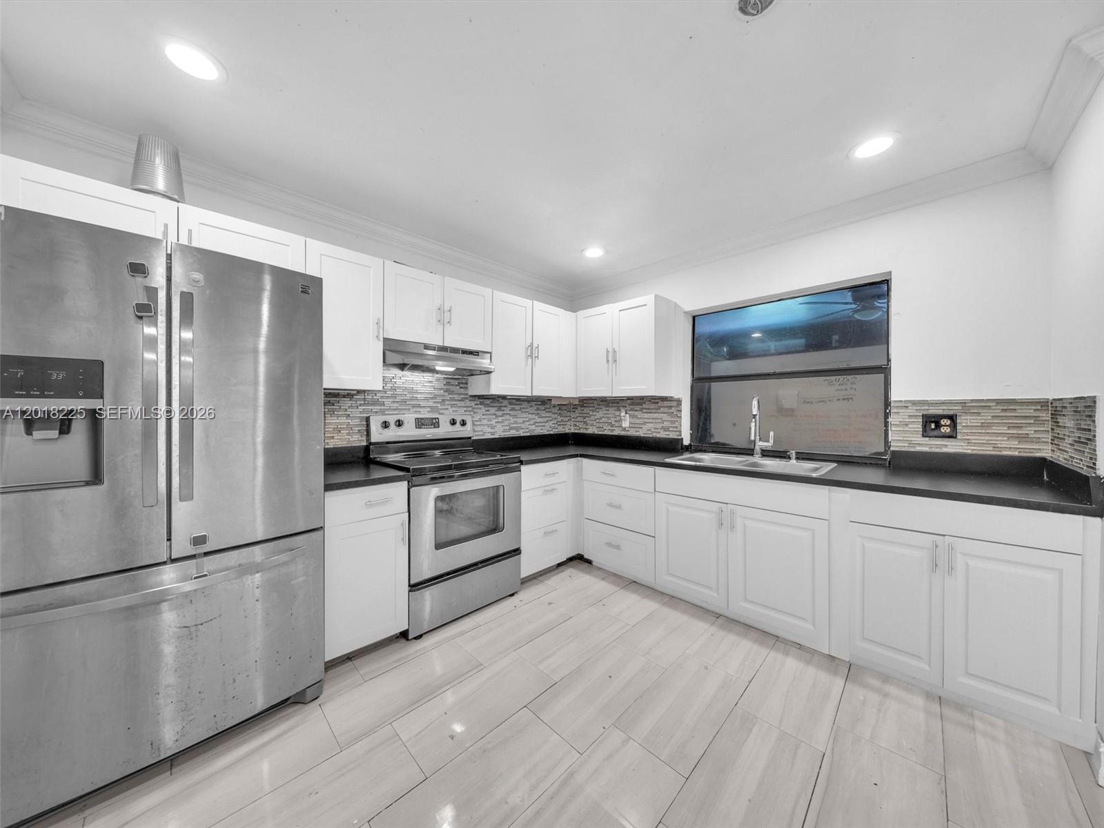 1027 SW 49th Ter