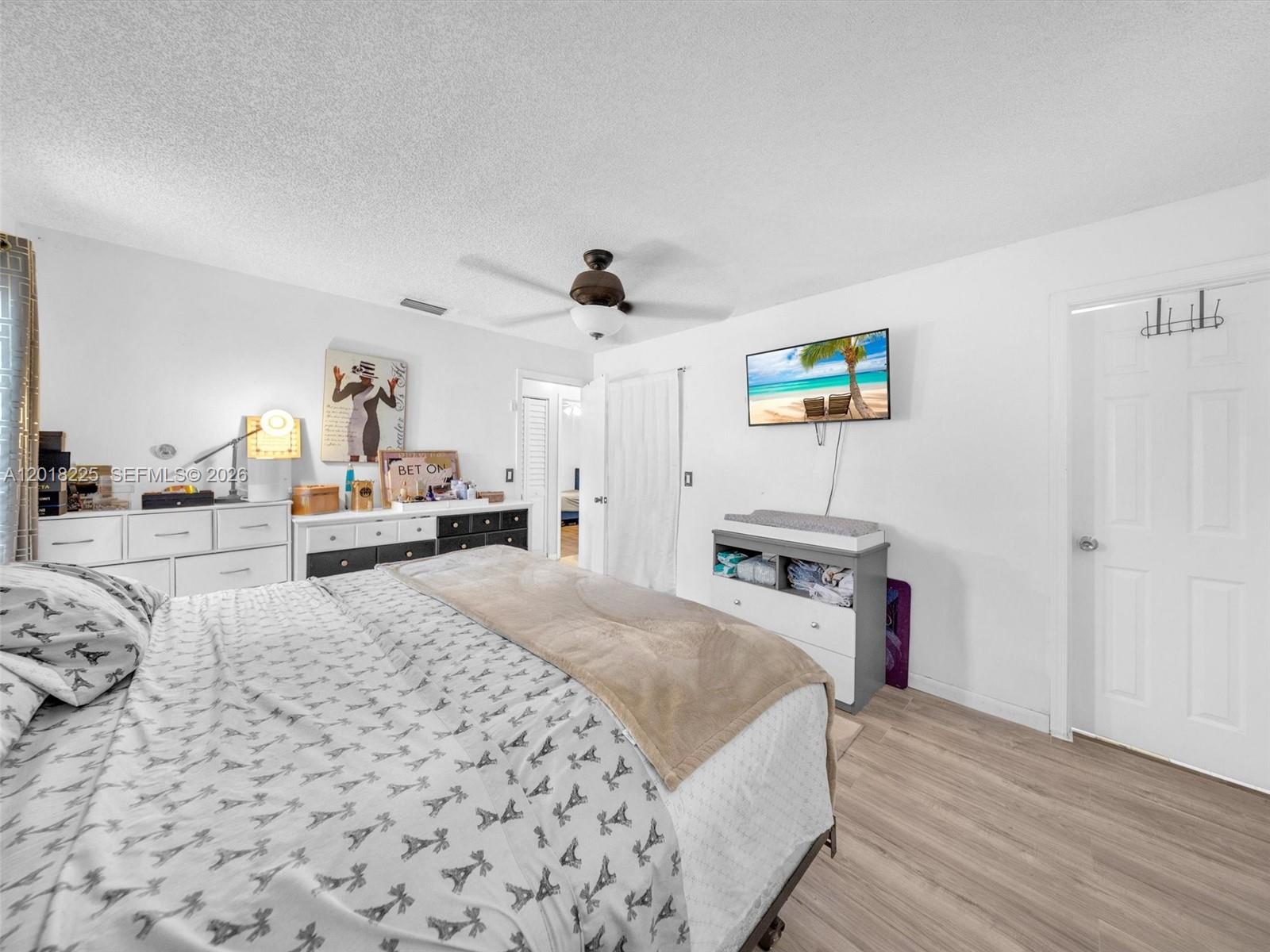 1027 SW 49th Ter