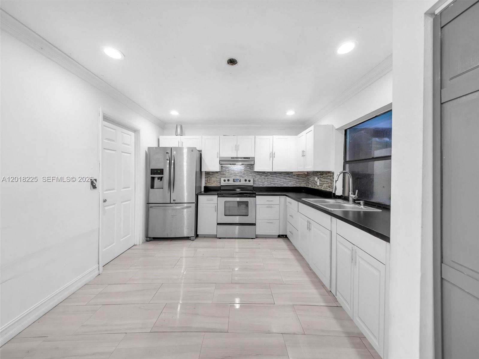 1027 SW 49th Ter